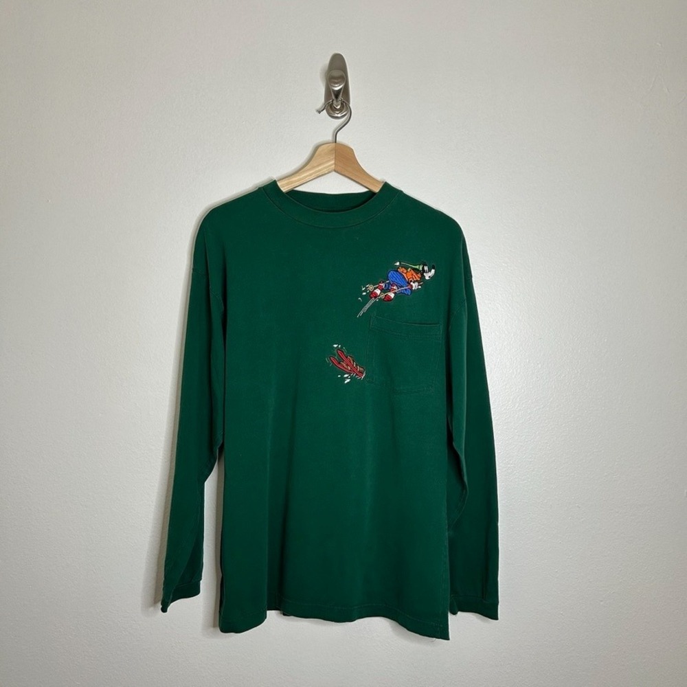 Vintage Disney Store Goofy Skiing Long Sleeve Pocket T-Shirt Green Large